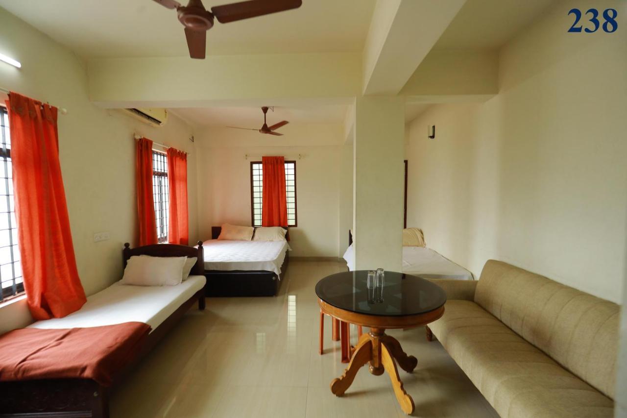 Arackal Tourist Home Tripunithura Eksteriør billede
